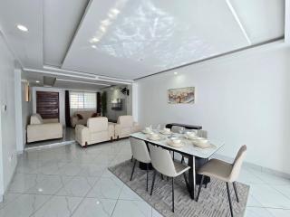 Marie's Lakeview 4Bed All Ensuite, KSM - 7