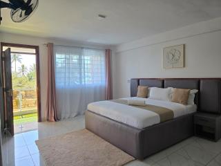 Marie's Lakeview 4Bed All Ensuite, KSM - 6