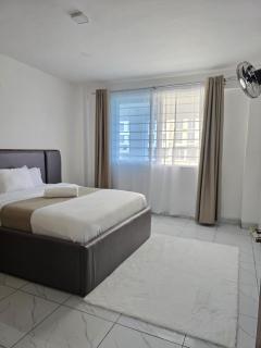 Marie's Lakeview 4Bed All Ensuite, KSM - 4