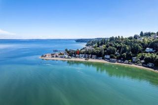 Tacoma Beachfront Property - 0