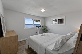 Tacoma Beachfront Property - 4
