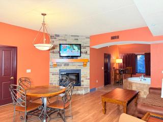 Riverwalk View condo with free Waterpark Passes in Chula Vista! - 8