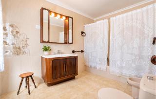 5 Bedroom Nice Home In Villarrín De Campos - 5