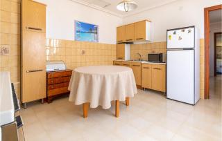 5 Bedroom Nice Home In Villarrín De Campos - 3