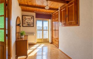 5 Bedroom Nice Home In Villarrín De Campos - 1