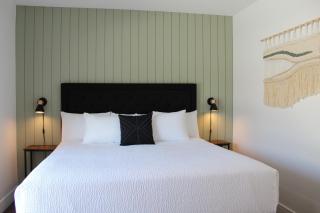 Waterton Glacier Suites - 2