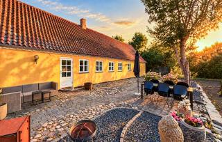 4 Bedroom Beach Front Home In Vejby - 9