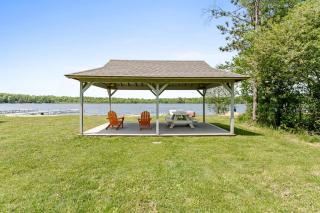 White Oaks Haven - Dog-Friendly Nature Escape with Hot Tub and Fire Pit - 6