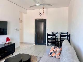 Hashwa Buxton 3BR - 3