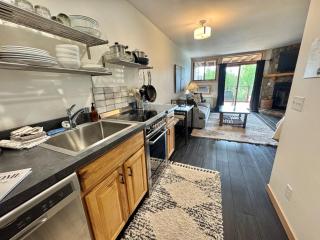 Lutsen Ski-In/Ski-Out | Lake View | Pet-Friendly - 6