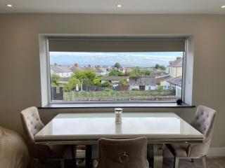 The Cardiff View - FREE Private Parking - 6