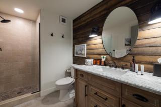 Main Street Farmhouse City Retreat by Hollyhock - 7