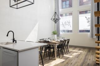 Main Street Farmhouse City Retreat by Hollyhock - 5