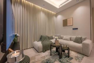 KM Living Green Crest 2BR Maid King Road - 9
