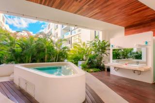 Central 2BR I Rooftop Pool - Walk to 5th - 9