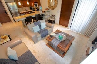 Central 2BR I Rooftop Pool - Walk to 5th - 5