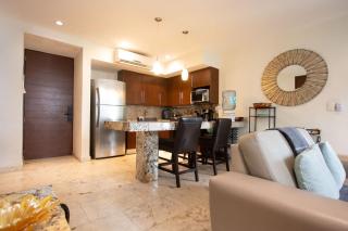 Central 2BR I Rooftop Pool - Walk to 5th - 1