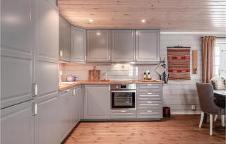 4 Bedroom Nice Home In Hovet - 2
