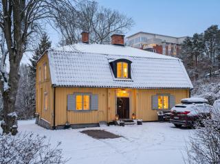 300 Year Old Villa in Solna Mall of Scandinavia - 8