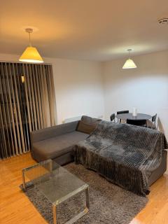 The City Escape, Spacious Two Bedroom Stay - 3