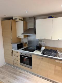 The City Escape, Spacious Two Bedroom Stay - 1