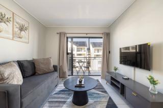 Alimamaspaces Stylish Kyalami Apartment, Balcony & Pool - 0