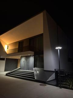 KNIGHT RESORT Villa & Rooms - 1