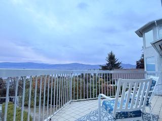 Okanagan Lakeview Villa Retreat - 9