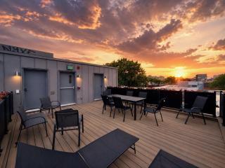Beautiful 2BR on St Laurent - 5
