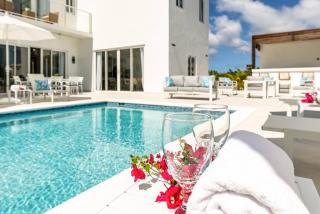 Caicos Cove Villa Private Pool, BBQ near Grace Bay - 2