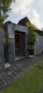 Villa Joglo Oberoi Seminyak Beautiful 4BR Villa Prime Location - 5