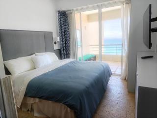 Ocean Views • Walk to Beach • Pool • Balcony - 9