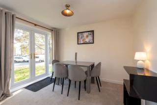 Toast Stays - The Hallington - 3