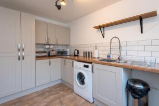 Toast Stays - The Hallington - 2