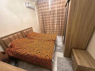 Amman Centric 2-Bedroom Apartment شقة محدثة في وسط عمان قرب المستشفيات والجامعات - 3