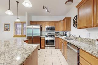Spacious condo with pool hot tub garage gym & balcony - near Park City - 7