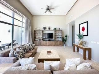 Ground Floor 2BR Poolside Condo #103 - 4