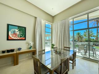 Ground Floor 2BR Poolside Condo #103 - 2
