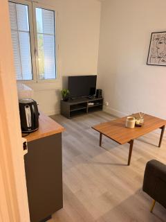 Cozy one-bedroom apartment Paris St-Lazare 15 min 4 guests - 0