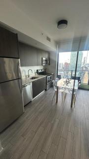 Ultra-Chic 31st Floor 2nd Penthouse-Water view - 8