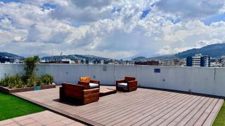 Modern 2BR Apartment - Sauna, Jacuzzi & Terrace - 3