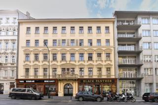Dvorak Boutique Apt - City Center - with Balcony - 3