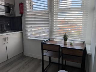 Towcester Road Studio by Headway Property - 5