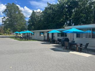 The Cedars Motel Sicamous - 3