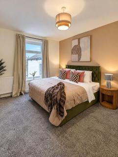Spacious 5BR Durham Home Ideal for Contractors - 7