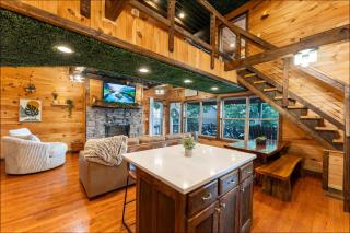 Big Time Hill Cabin with an indoor pool hot tub & great views - 3