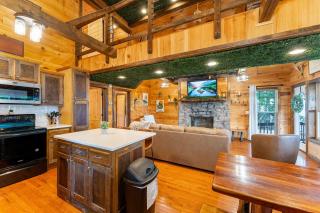 Big Time Hill Cabin with an indoor pool hot tub & great views - 2