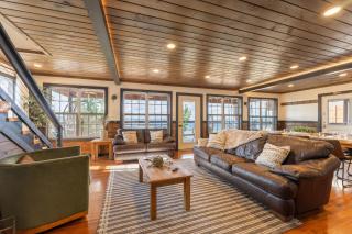 Mountain High Cabin with hot tub fire pit & indoor pool - 4