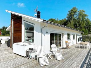 5 star holiday home in Stjärnhov - 6