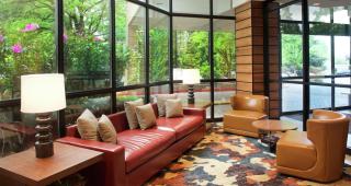 Embassy Suites by Hilton Portland Tigard - 2